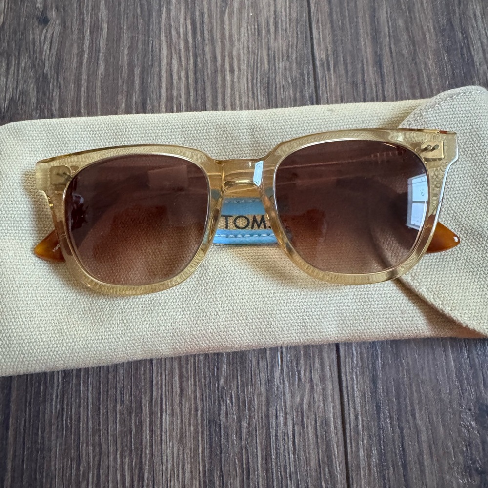 Brand New TOMS Memphis Unisex Gold Sunglasses